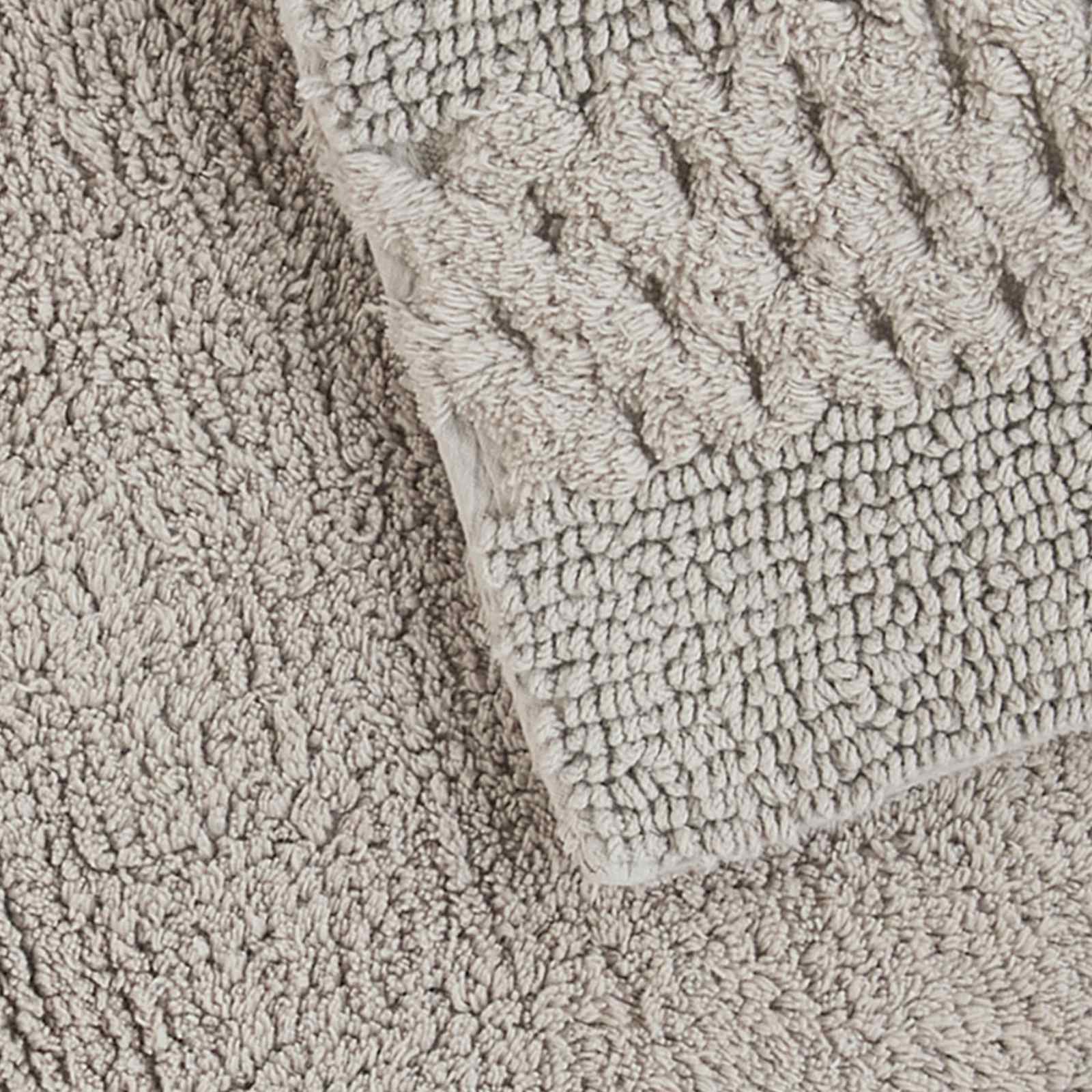 Reversible Grey Bath Rug, 20x30
