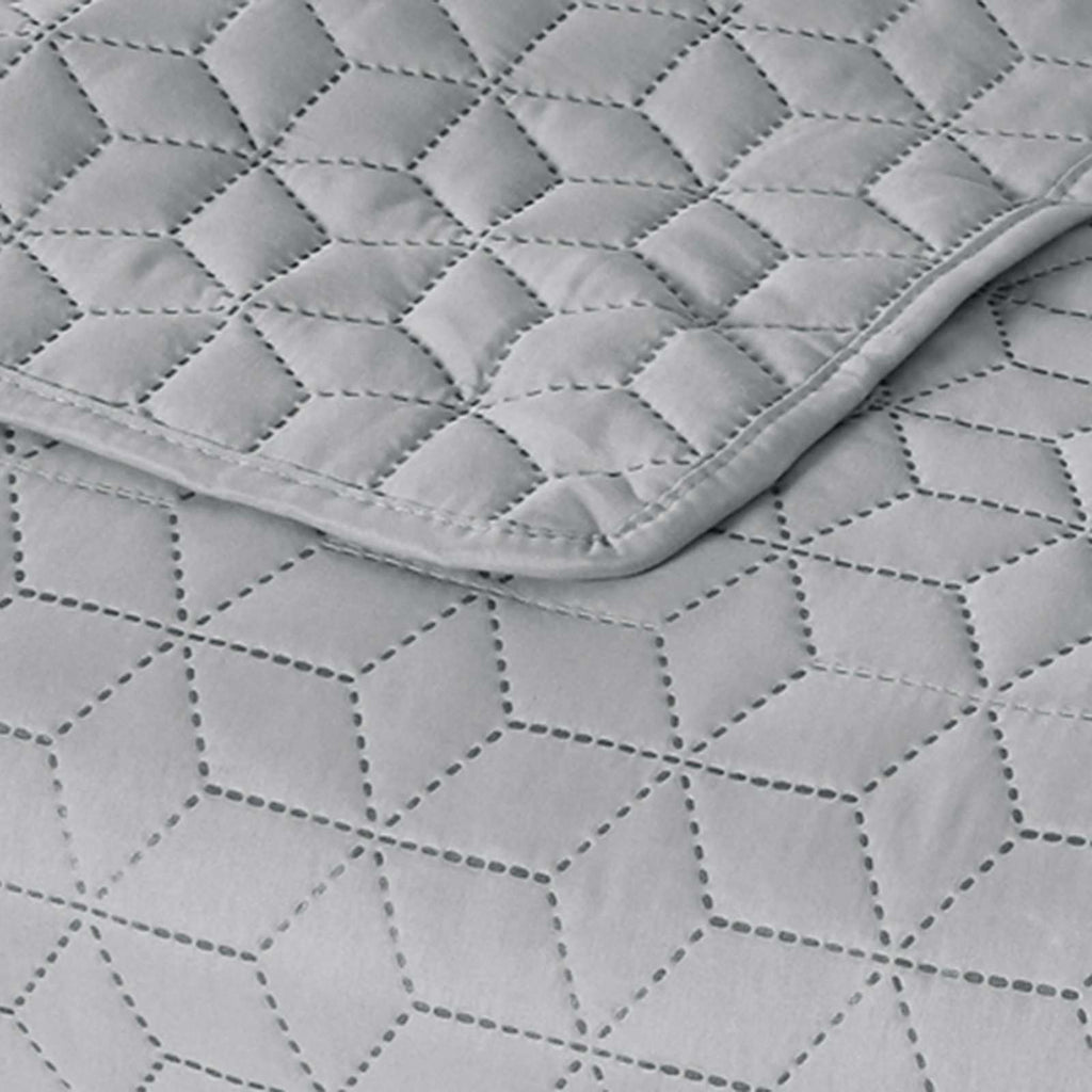 Grey Geometric Pinsonic Quilt