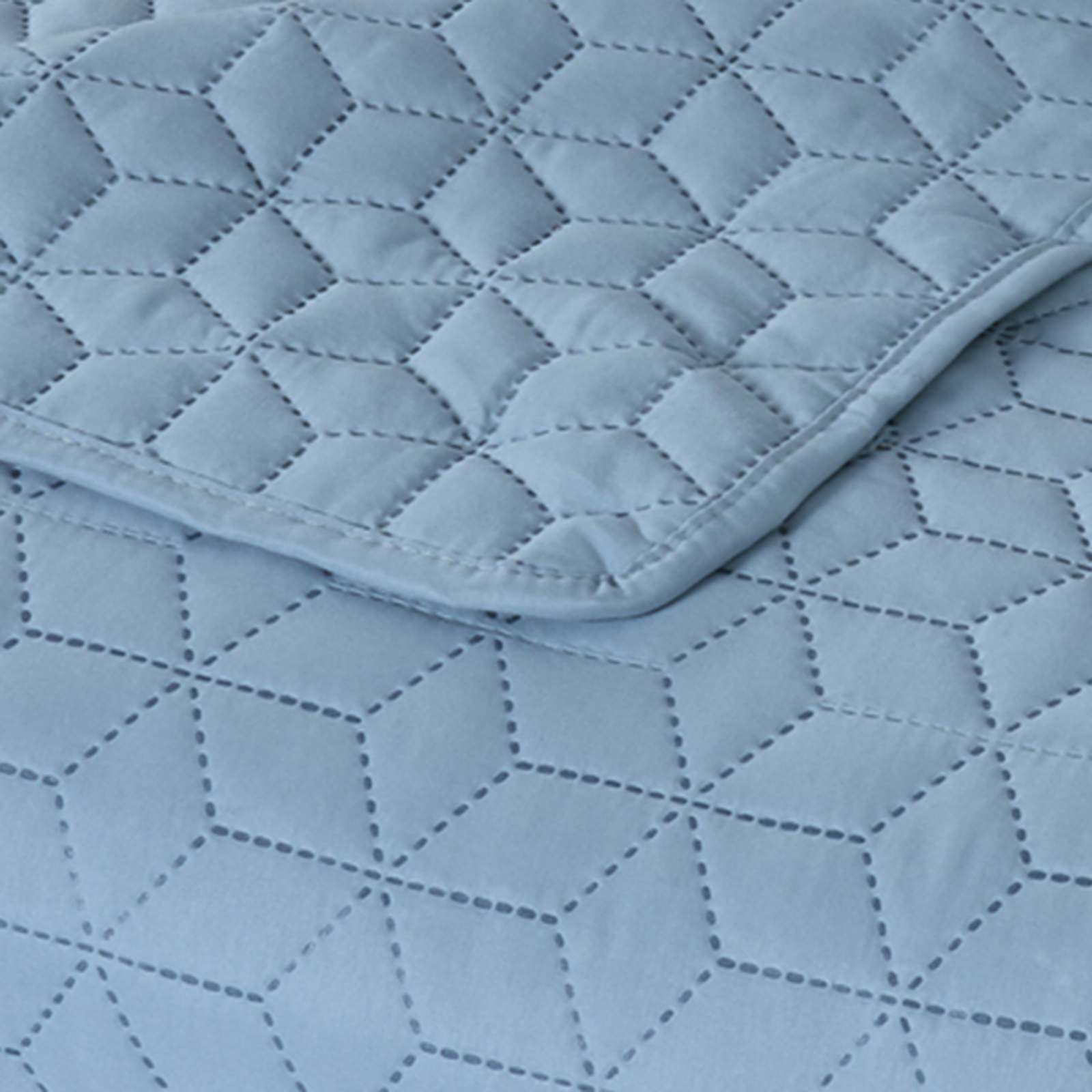 Blue Geometric Pinsonic Quilt, Full/Queen