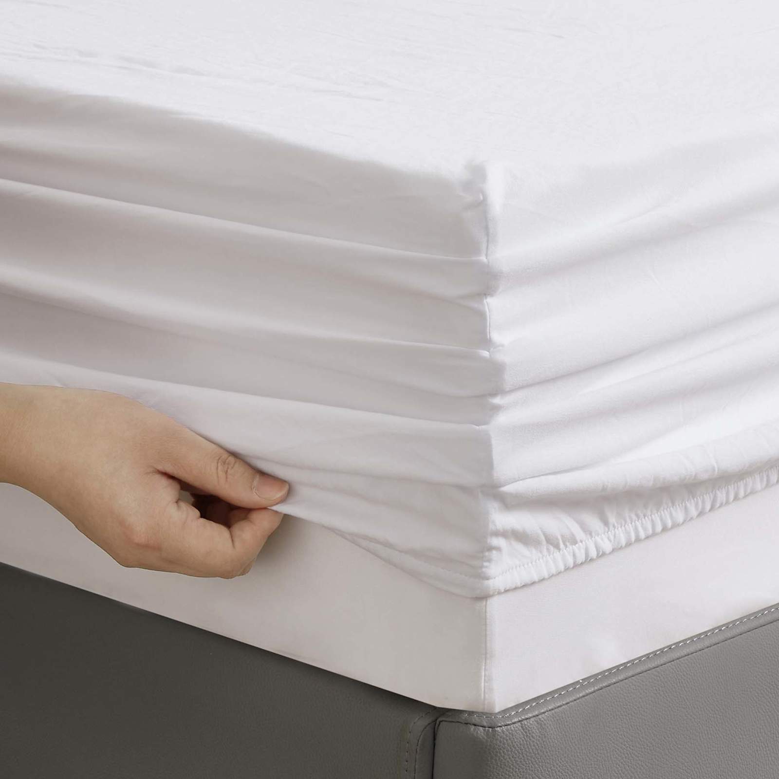 4-Piece Bright White Super Soft Microfiber Sheet Set