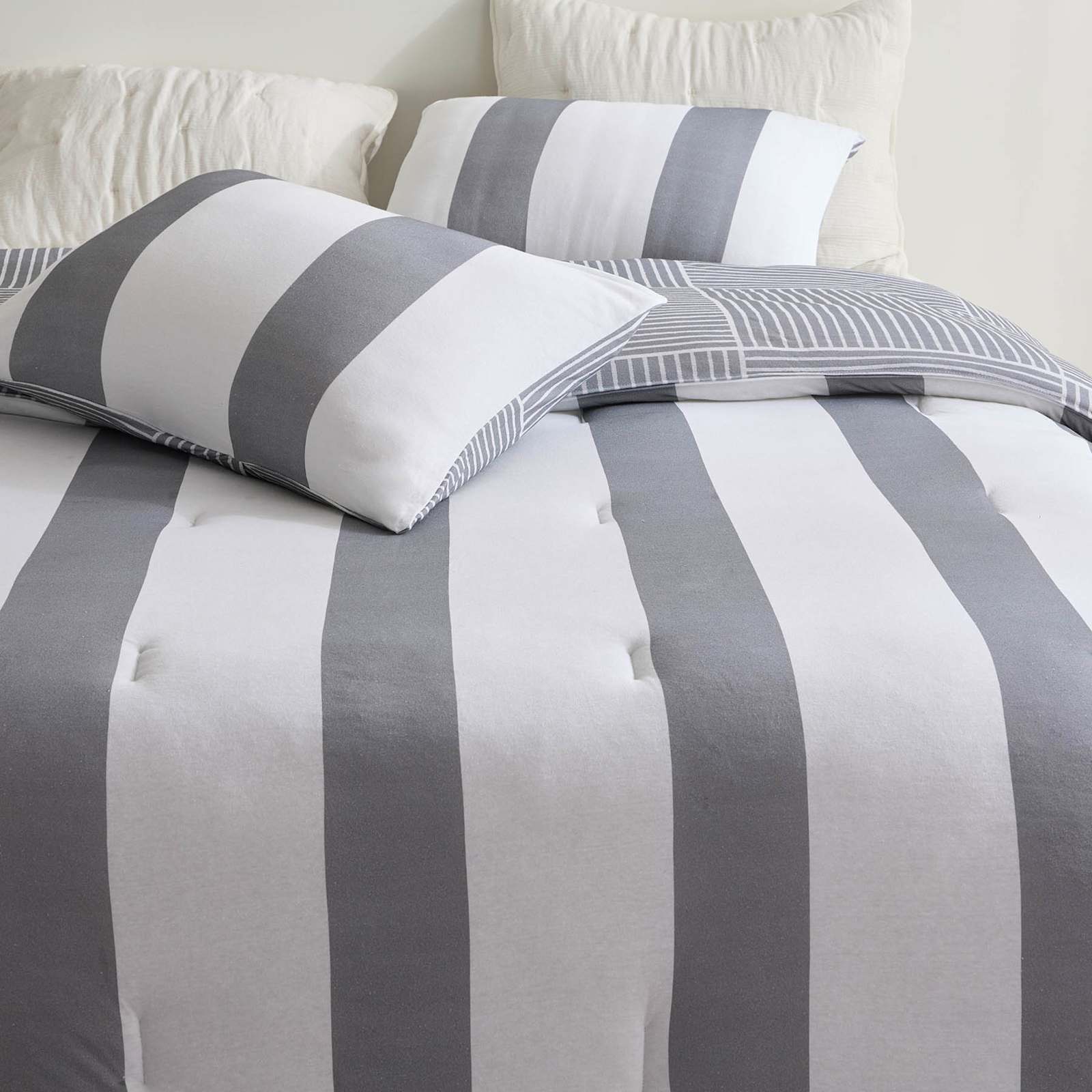 Grey Rugby Grid Reversible Comforter Set, Full/Queen